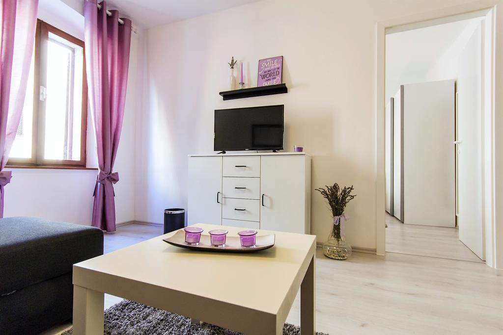 Center Apartment Lori Pula Exterior foto